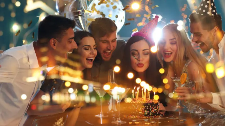 Ready to surprise someone special? Discover the secrets to a flawless surprise party!