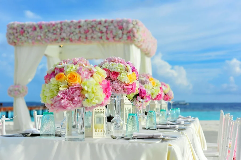 Seaside Elegance: Creative Dining and Dancing Ideas for Your Perfect Beach Wedding Reception